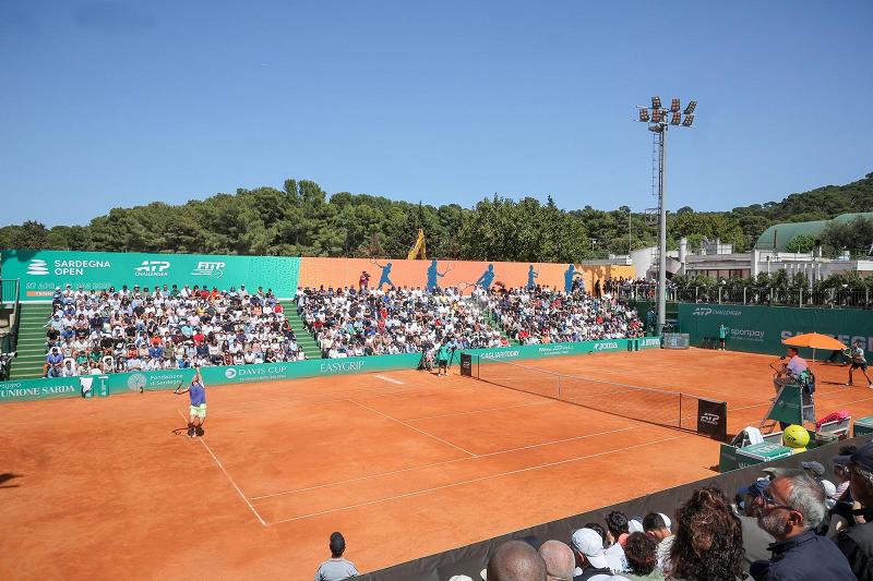 Il campo centrale del Tennis Club Cagliari (Foto FITP)